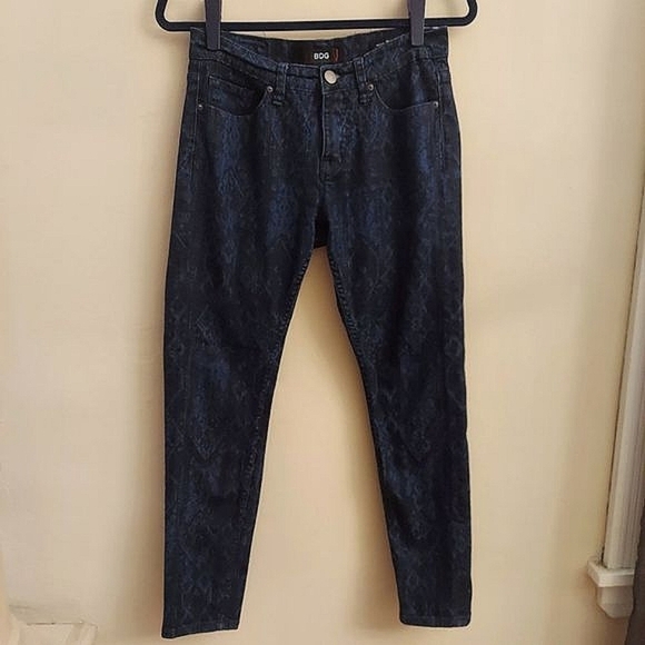 BDG Urban Outfitters Mid Rise Laser Print Twig Ankle Jeans sz 29 Dark Wash - Picture 5 of 15